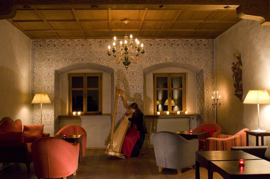 Отель Schloss Sonnenburg Сан-Лоренцо-ди-Себато Экстерьер фото