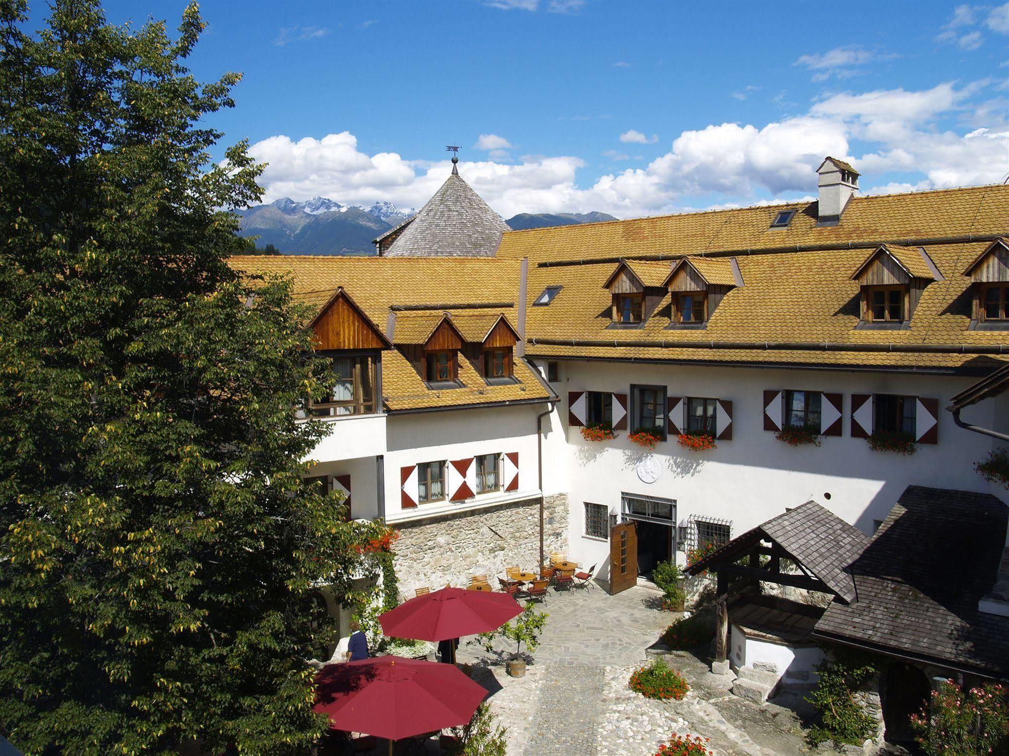 Отель Schloss Sonnenburg Сан-Лоренцо-ди-Себато Экстерьер фото